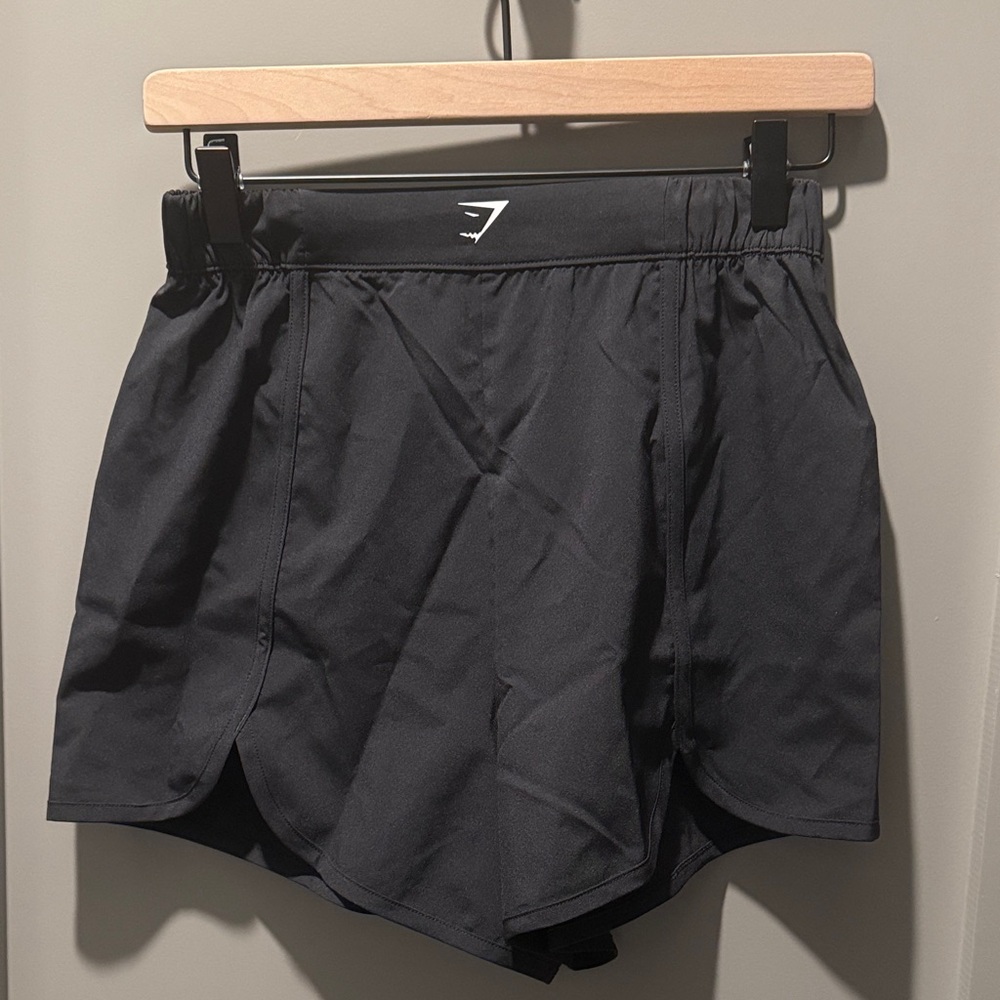 Gymshark Scallop Hem Shaped Shorts NWT - Picture 2 of 2
